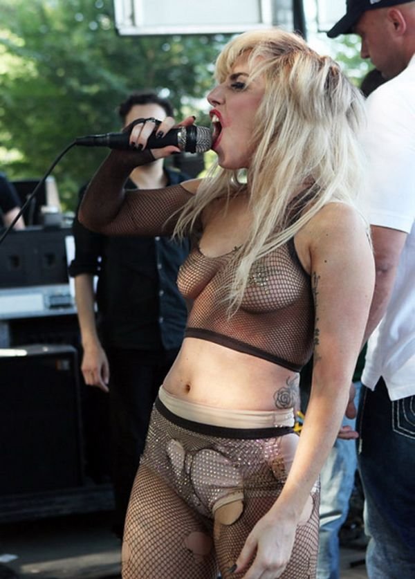 Lady Gaga     (17 )