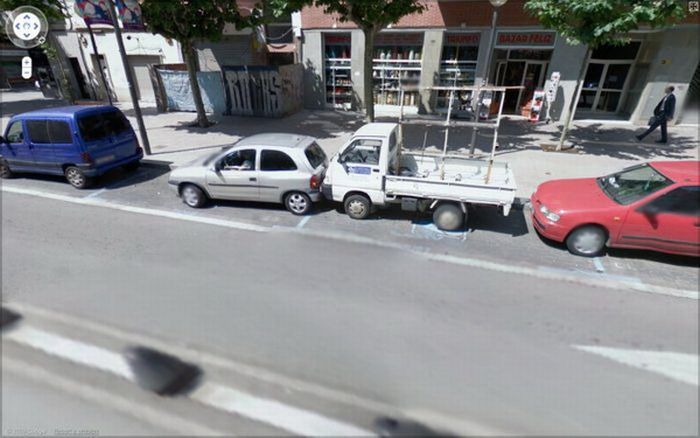   Google Street View (12 )