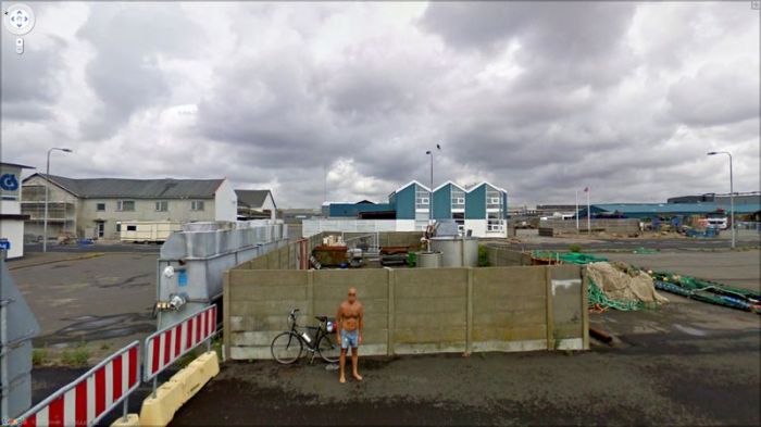 Google Street View.  4. (40 )