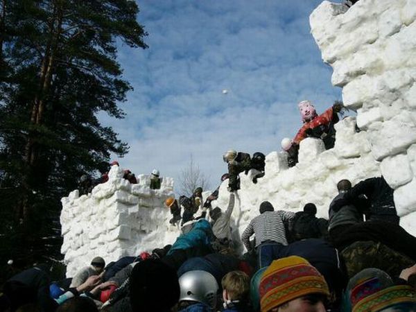 Снежные баррикады (45 фото)