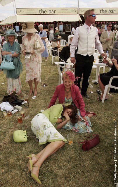 Как отдыхают английские женщины (30 фото)