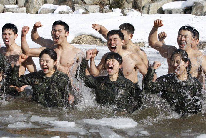Тренировка южнокорейских солдат (18 фото)