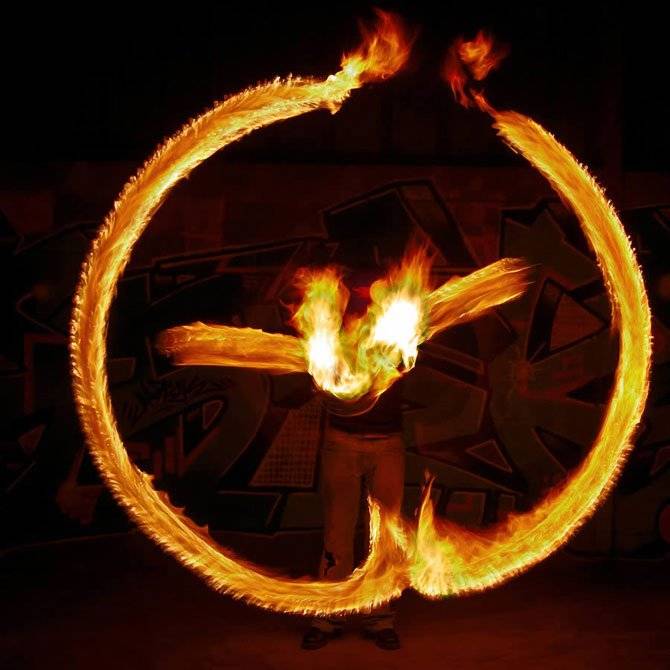 Захватывающие игры с огнем (18 фото)