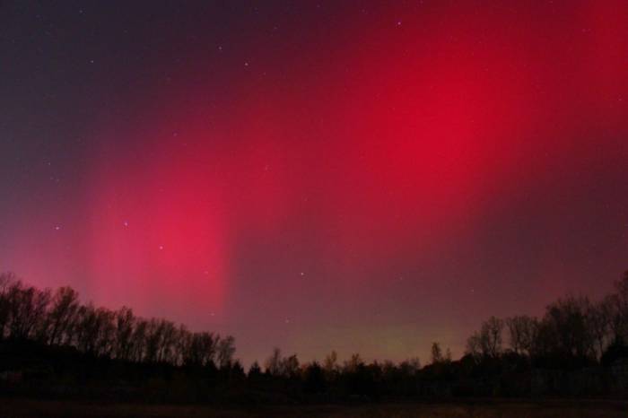 Северное сияние Красная Аврора или небо в красном (13 фото)