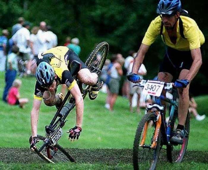Такой опасный велоспорт (24 фото)