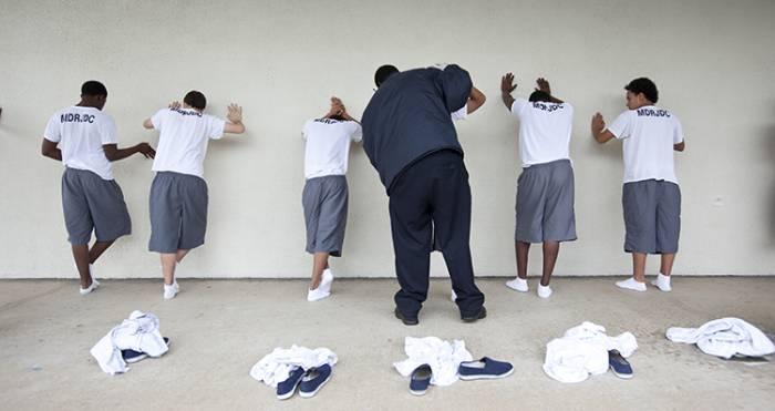 Жизнь подростков в американских тюрьмах (12 фото)