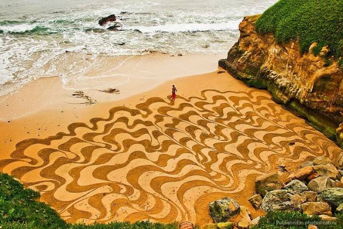 Удивительные рисунки на песке от Андреаса Амадора ( фото)