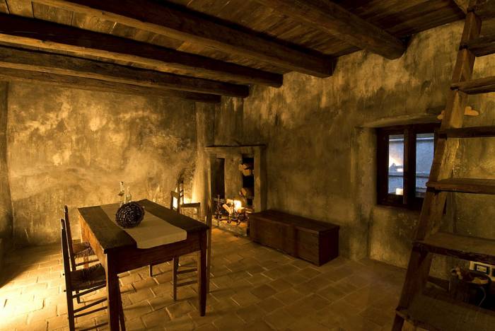 Средневековый отель в итальянских горах (54 фото)