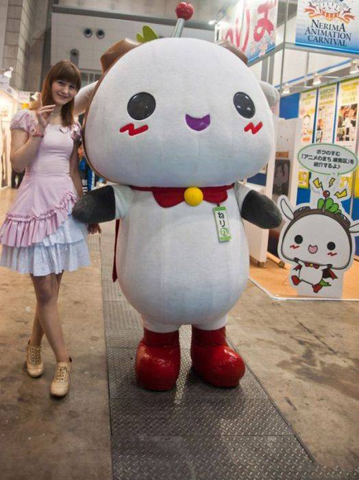 Милые девушки с Токийского Аниме-шоу 2012 (24 фото)