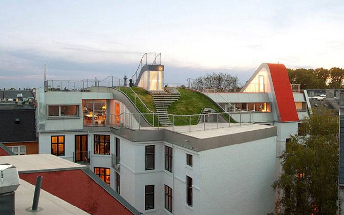 Зона отдыха на крыше дома в Копенгагене (15 фото)