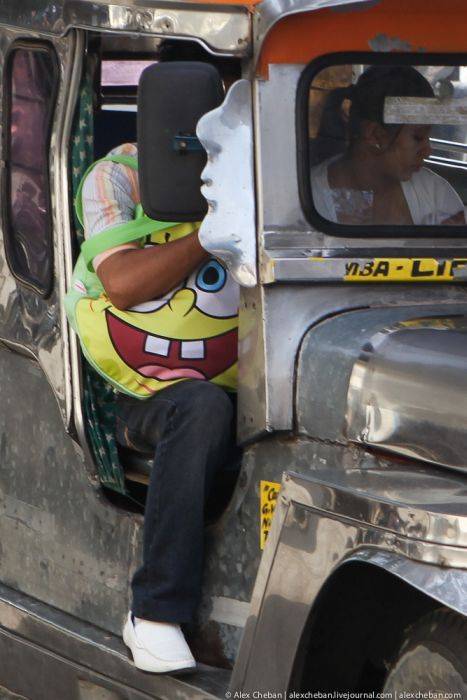 Военный джип превратился в простую филиппинскую маршрутку (50 фото)