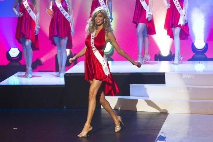 Второй шанс для дисквалифицированной участницы конкурса "Мисс Вселенная" (15 фото)