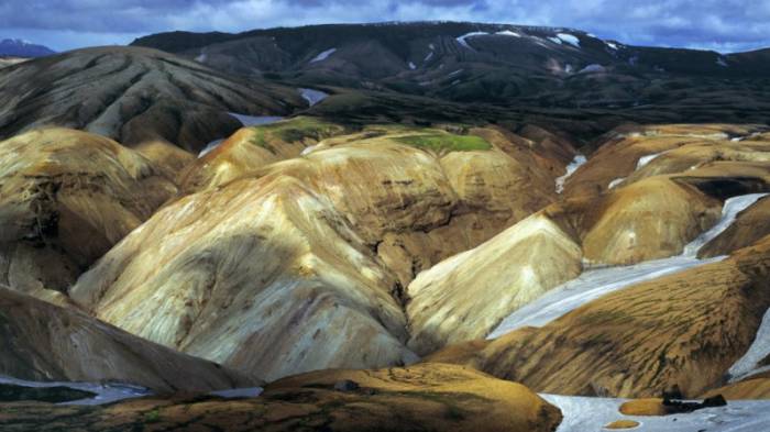 Цветные горы Исландии (14 фото)