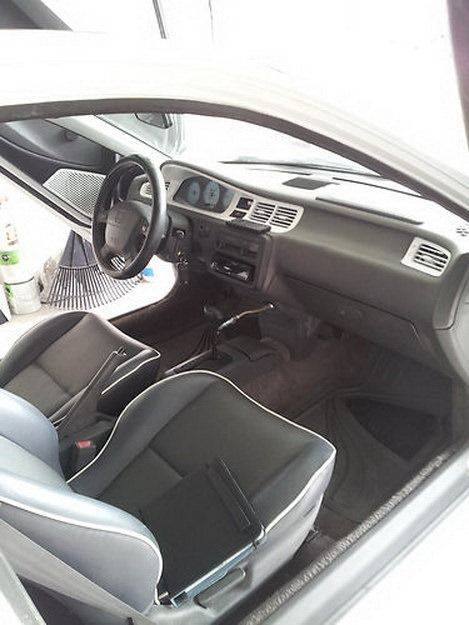 Дорогущий Bugatti Veyron из старого и дешевого Honda Civic (16 фото)