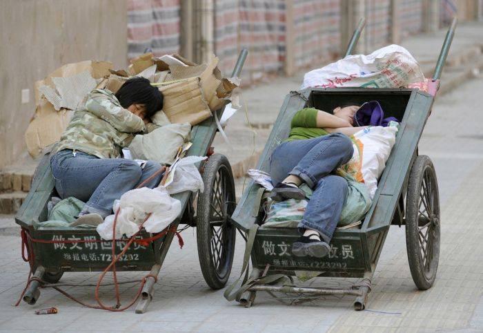 Спящие люди из Китая (50 фото)