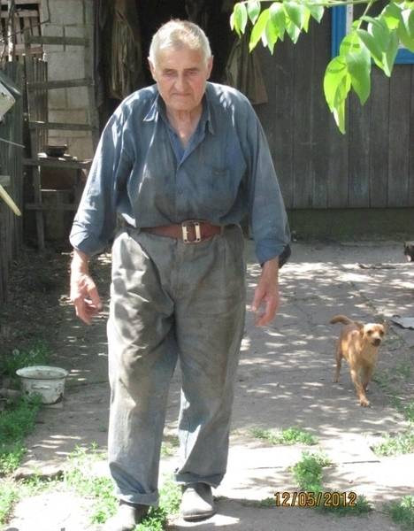 Человек с большой душой: пенсионер и собачий приют (5 фото)