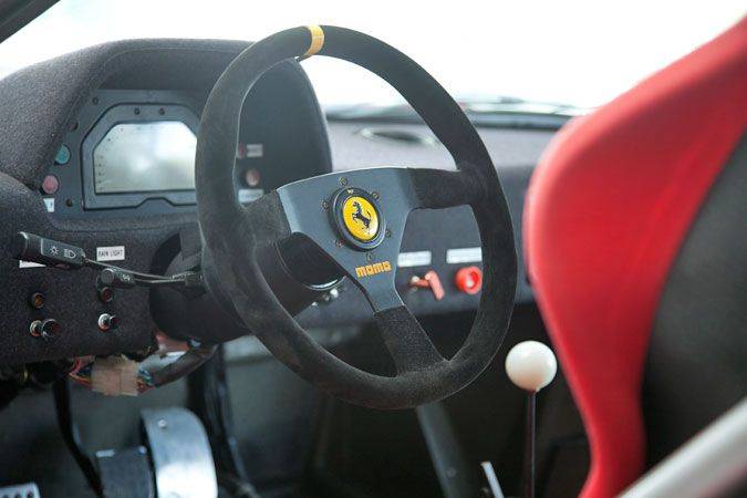 Продажа уникального Ferrari F40 GTE по цене золота (32 фото)