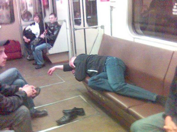 Кого-то только не встретишь в метро (113 фото)