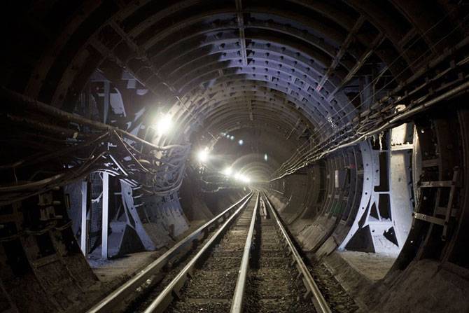 Подземные тоннели под Лондоном и Нью-Йорком (19 фото)