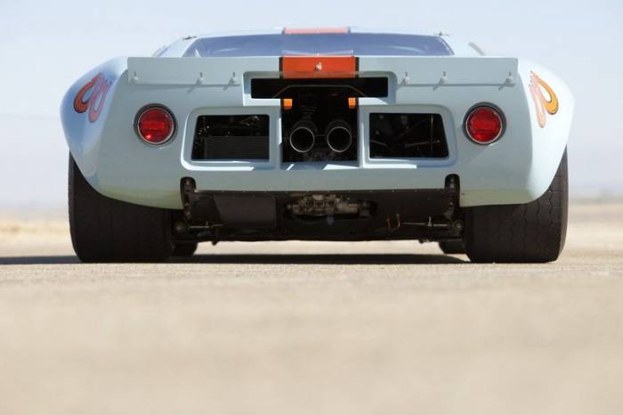      Ford GT40 (22 )