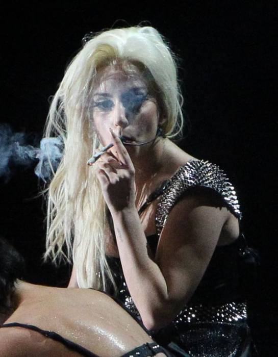  Lady Gaga? (5 )