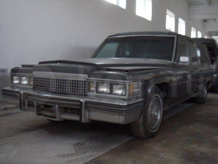      Cadillac Fleetwood (10 )