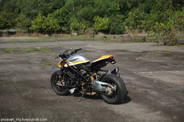 Ducati STMRock Streetfighet 1098 R    ... (15 )