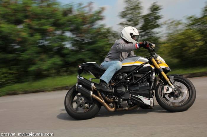 Ducati STMRock Streetfighet 1098 R    ... (15 )