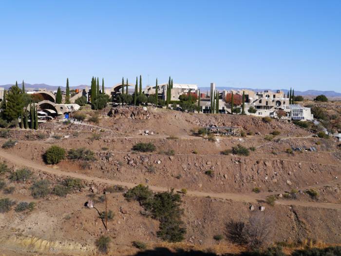  (Arcosanti) -     ,  (20 )