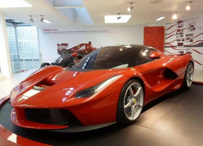 La Ferrari      Ferrari (34 )