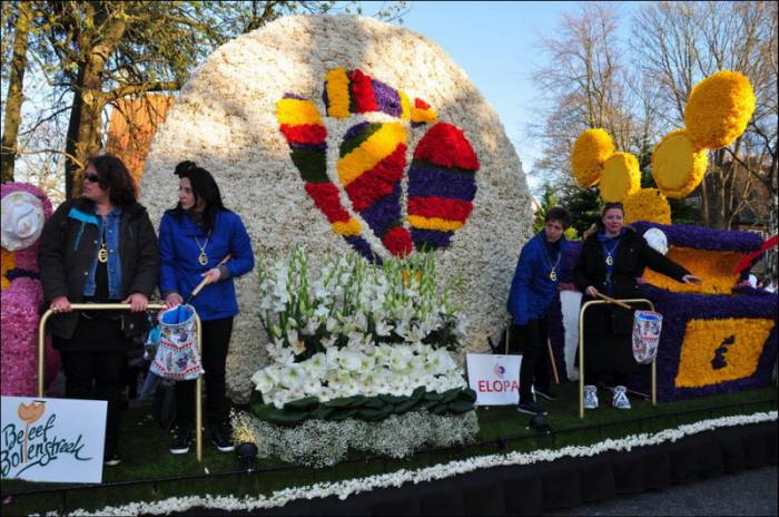 Bloemencorso      (26 )