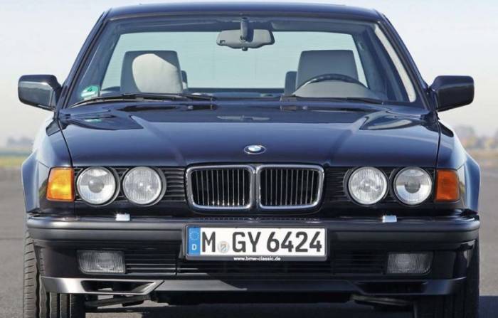  BMW 7- (62 )