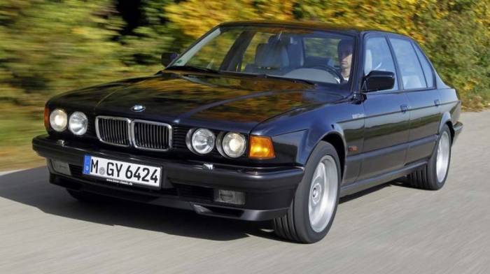  BMW 7- (62 )