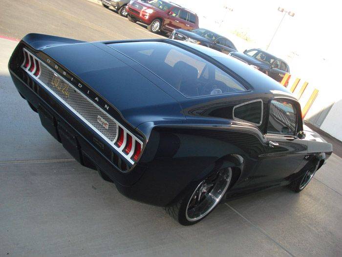900- Ford Mustang Obsidian    (96 )