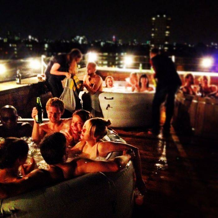 Hot Tub Cinema -      -  (20 )