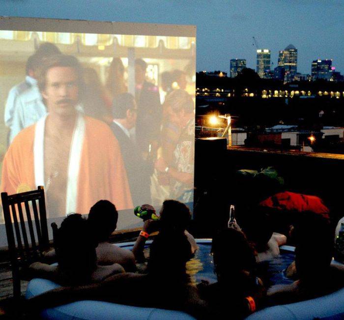 Hot Tub Cinema -      -  (20 )