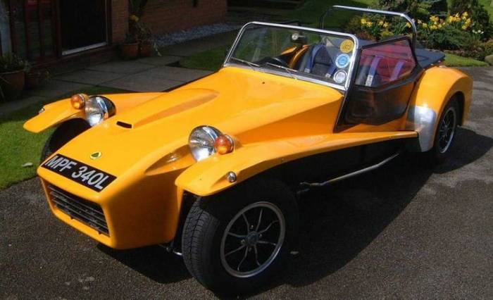 Lotus Seven    (7 )