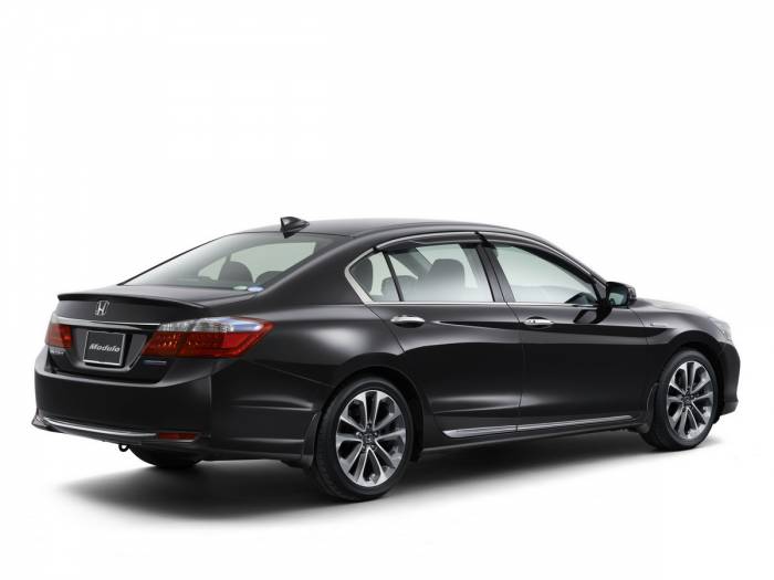   Honda Accord     1,7    (25 )