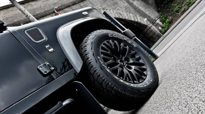 Land Rover Chelsea Defender  - Kahn Design (12 )