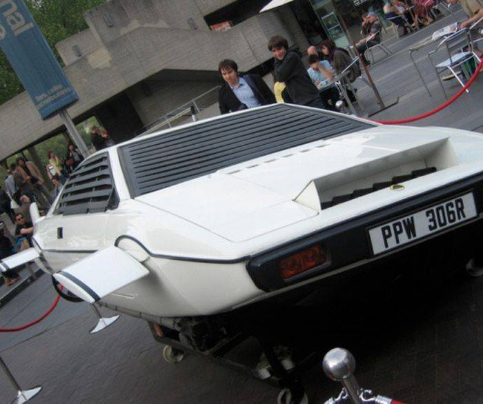 Lotus Esprit S1      (20 )