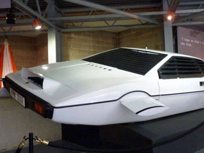 Lotus Esprit S1      (20 )