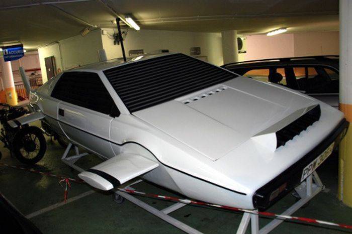 Lotus Esprit S1      (20 )