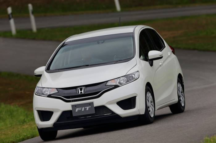 Honda        Fit (18 )