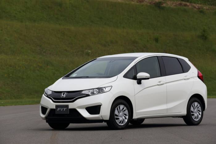 Honda        Fit (18 )