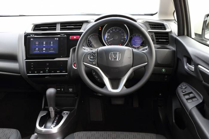 Honda        Fit (18 )