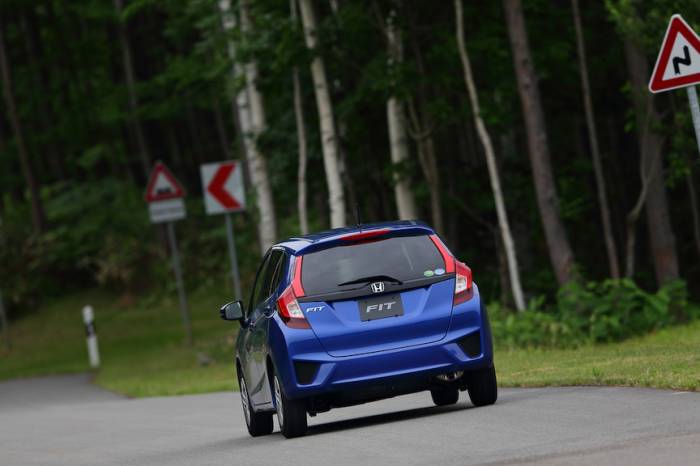 Honda        Fit (18 )