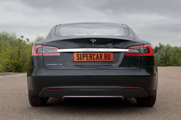 - Tesla Model S (14 )