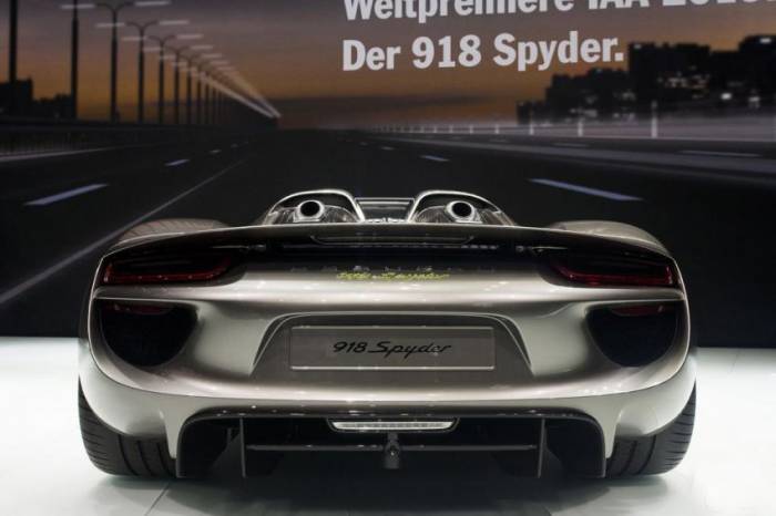 Porsche 918 Spyder    (18 )