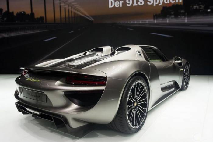 Porsche 918 Spyder    (18 )