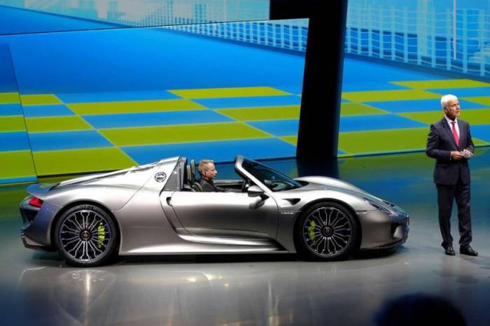 Porsche 918 Spyder    (18 )